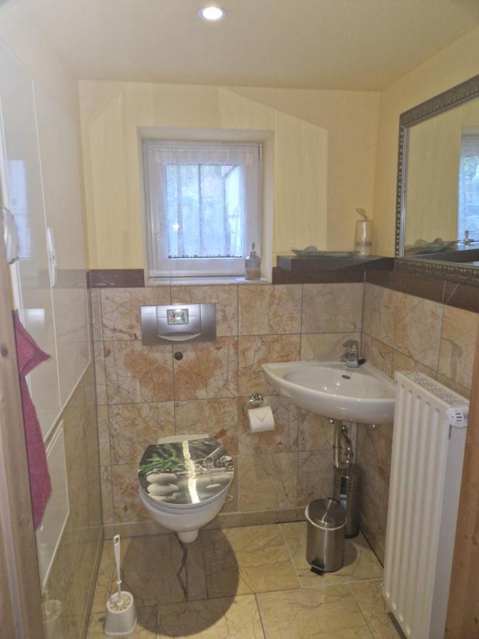 Schwerin-zippendorf Mit Sauna Und Strandnaehe, 4 Km Bis Zur Apartment Ostorfer Hals